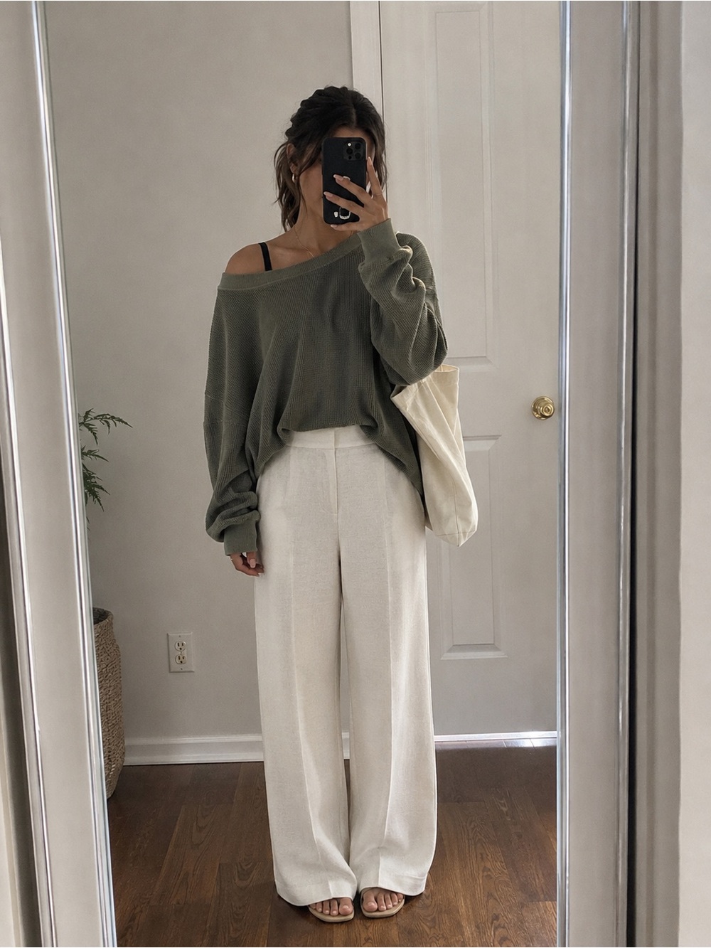 Aritiza wide leg dress pant.